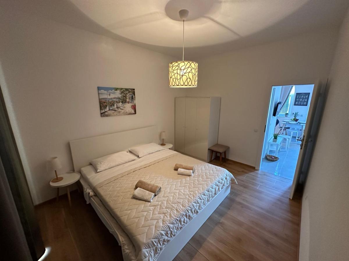 Apartman Diana 말리로시니 외부 사진