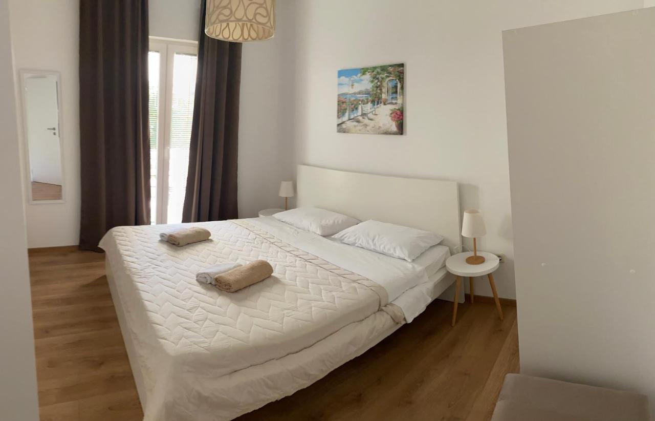 Apartman Diana 말리로시니 외부 사진